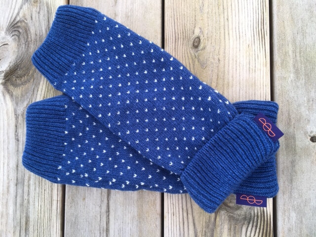 BoneWarmers Wool - Blue Dot