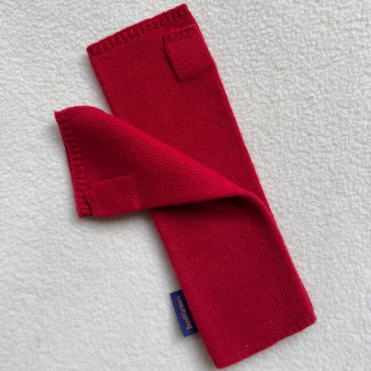 Wrist warmers Kashmir Red with thumb opening